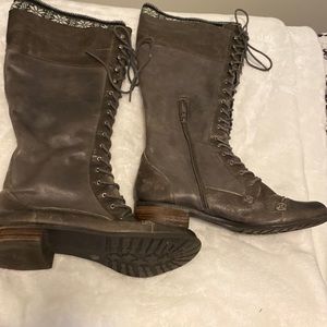 Gianni Bini Gray Lace-Up Boots Size 9.5M.